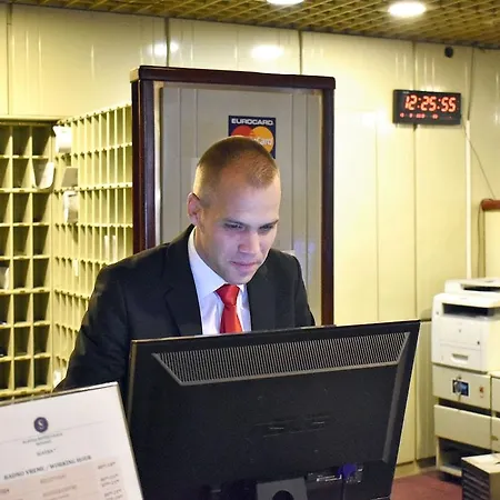 Slavija 3*