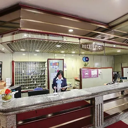 Slavija מלון 3*